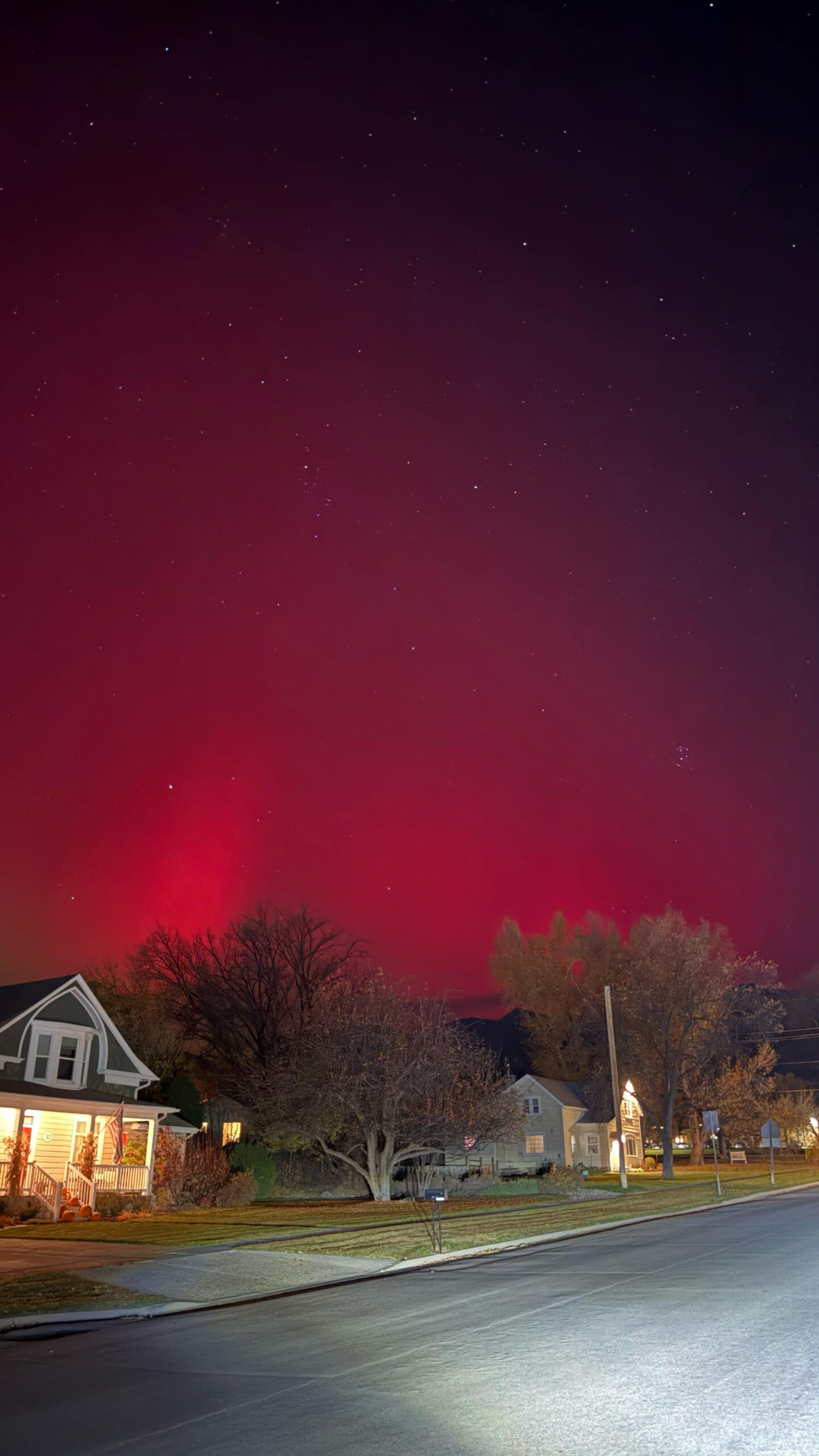 Click for a larger view in a new tab or window Aurora Borealis from Logan Utah
Courtesy & Copyright Shannon Rhodes, Photographer